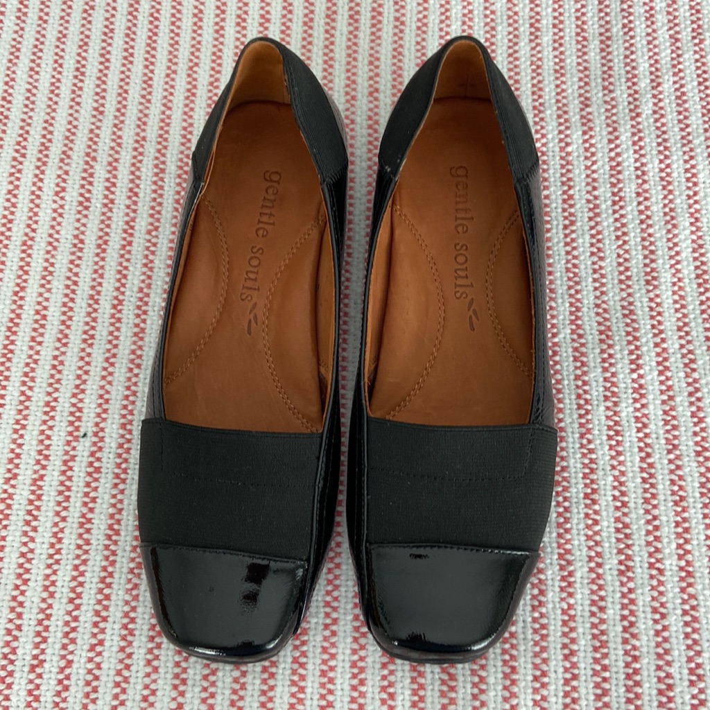 Women’s “ Gentle Souls” Cushioned Shoes. Black Patent Leather, Never Worn.